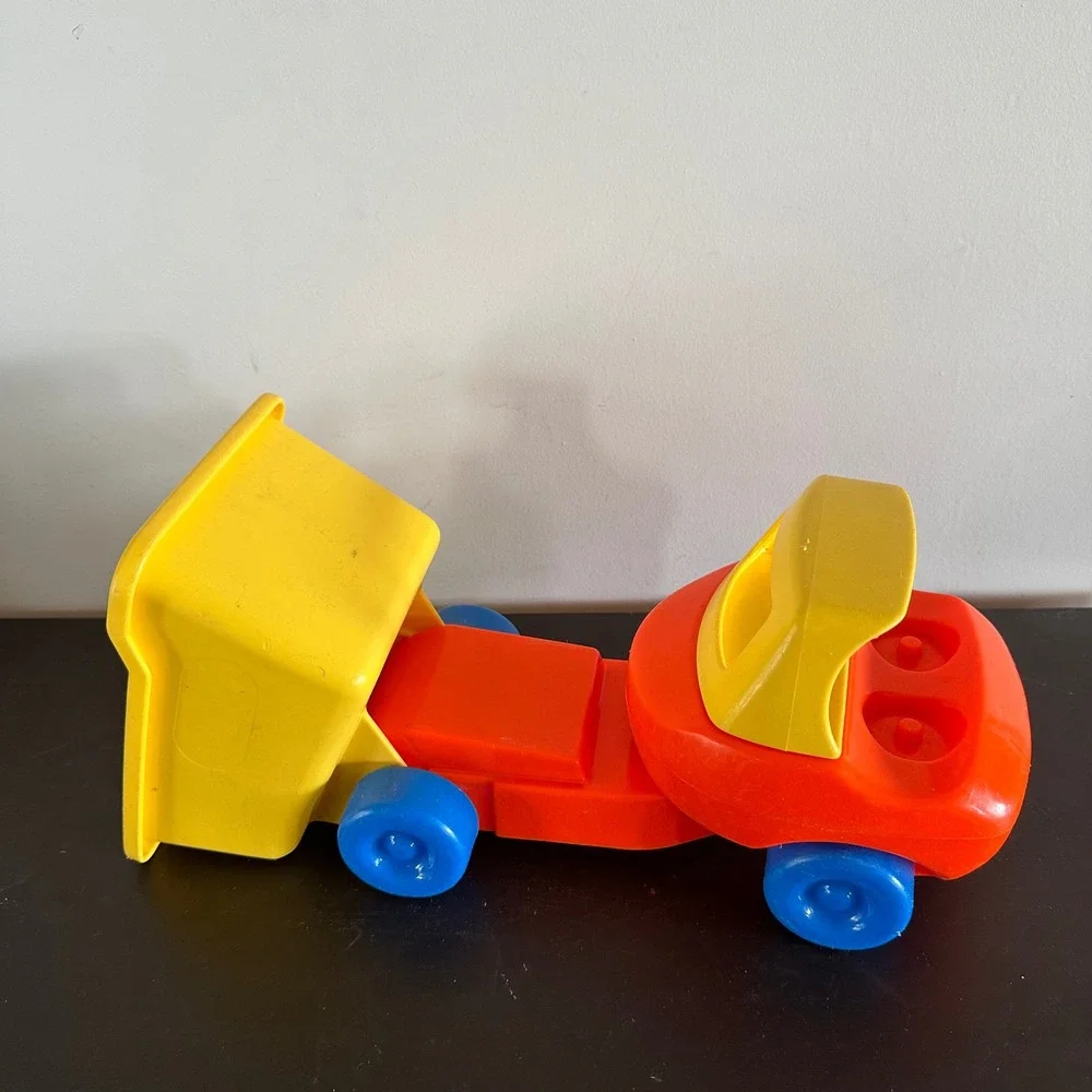 VTG Little Tikes Vintage Dump Truck Toddle Tots Plastic Toy Daycare Classroom